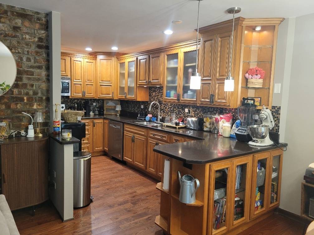 425 Walnut Creek LN #1305, Lisle, IL 60532