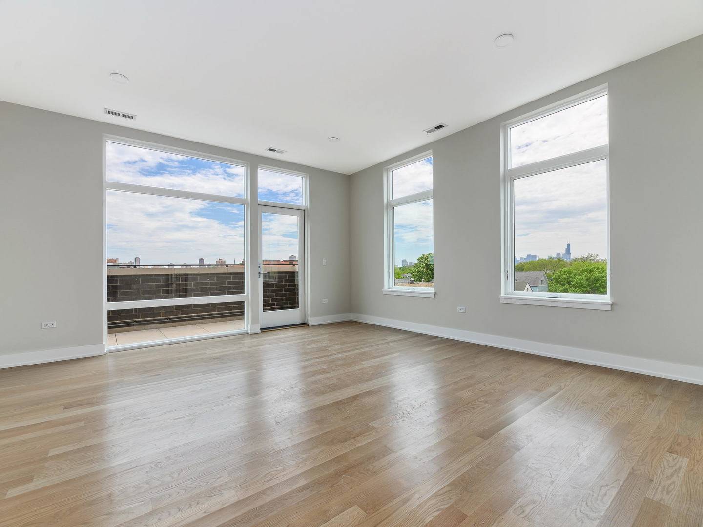3208 N Southport AVE #PH2, Chicago, IL 60657