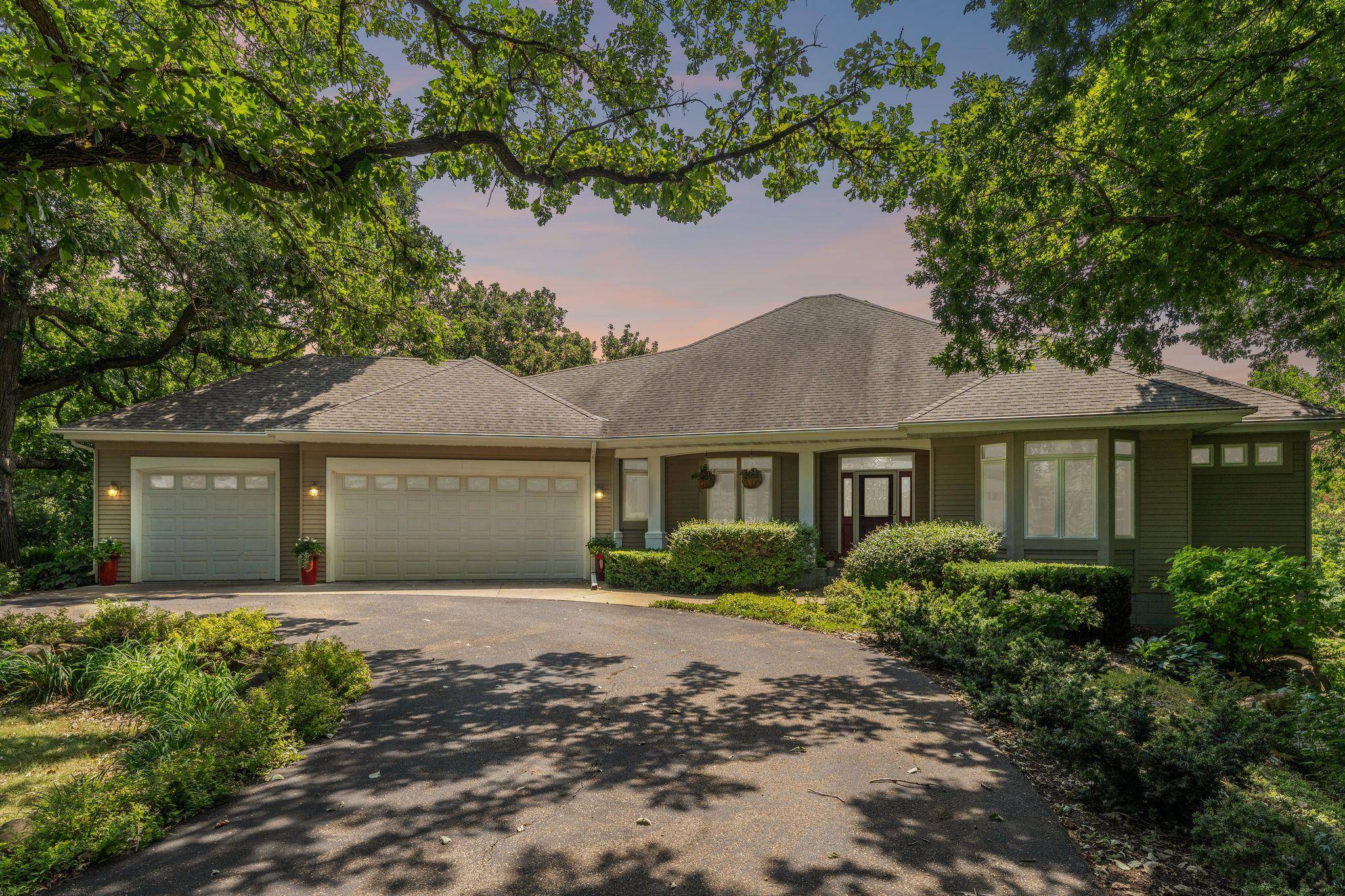 10035 Woodhill BLVD, Lakeville, MN 55044