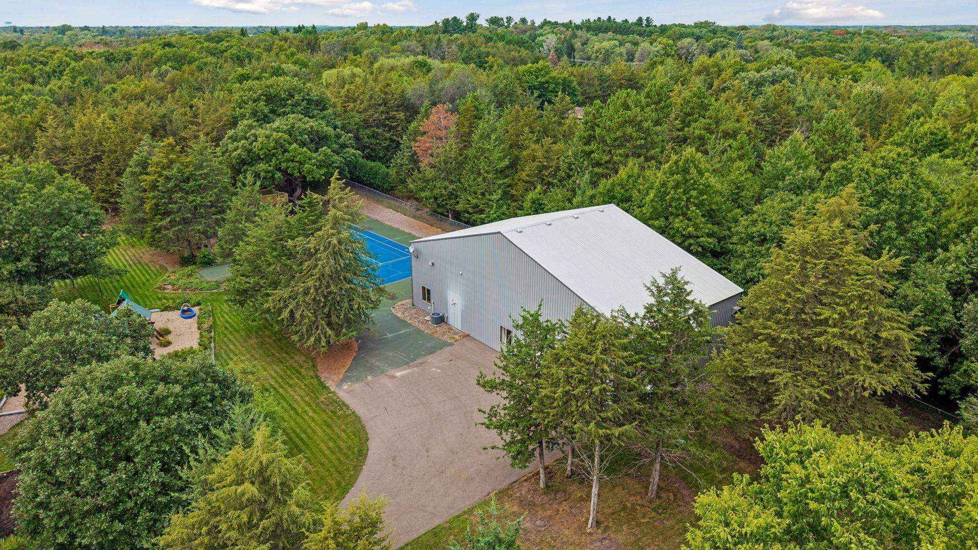 16300 Valley DR NW, Andover, MN 55304