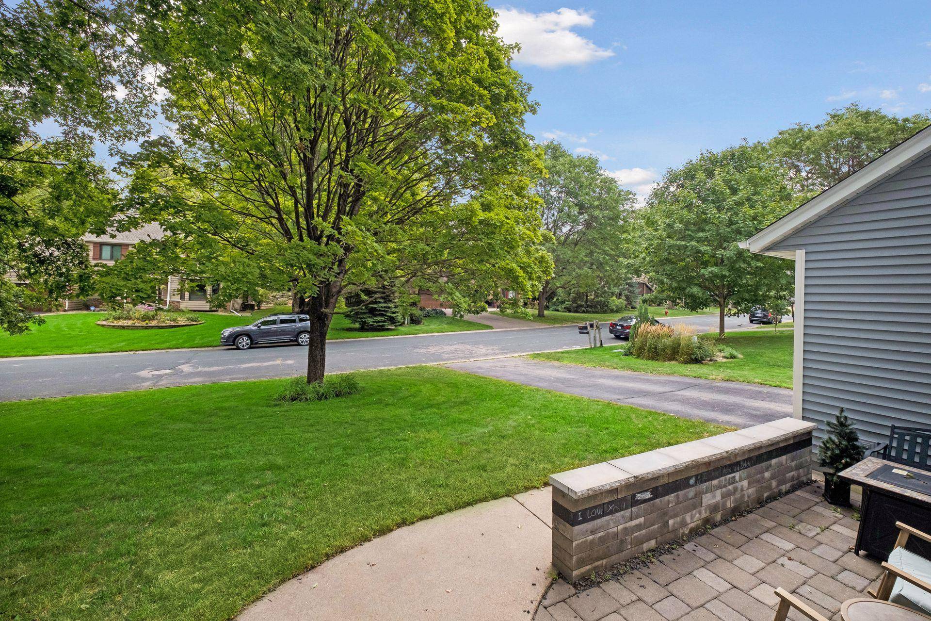 4747 Burr Oak ST, Eagan, MN 55122