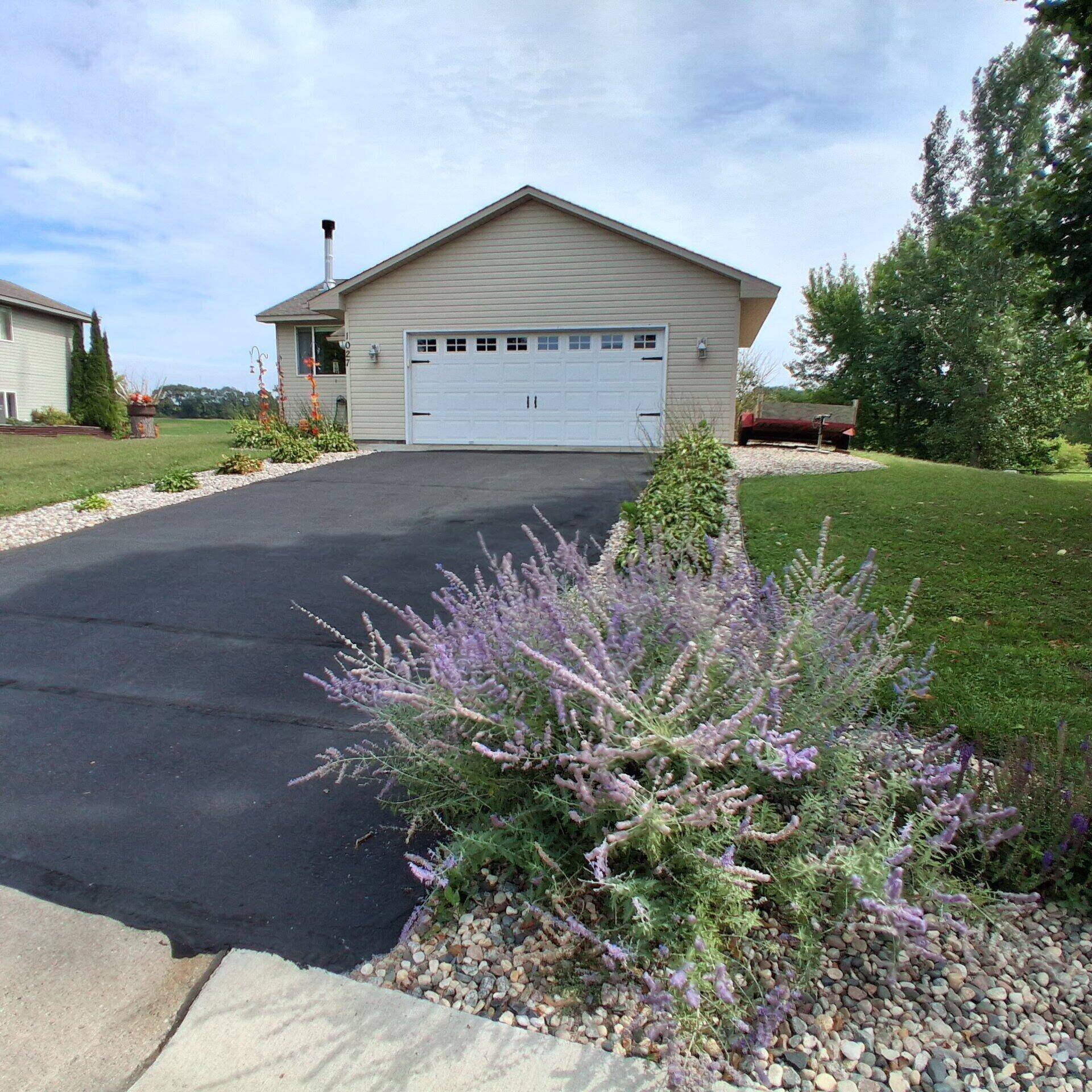 1027 Meadow ST, Cologne, MN 55322