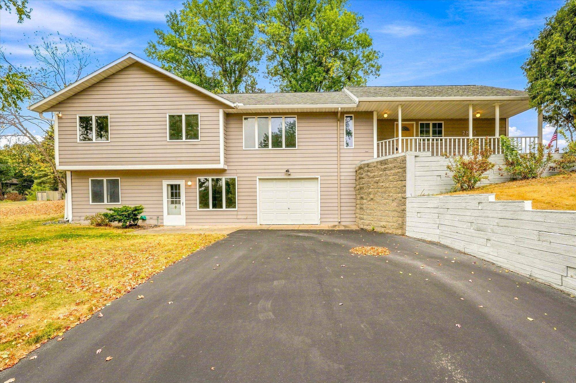 2835 Pioneer LN, Saint Cloud, MN 56301