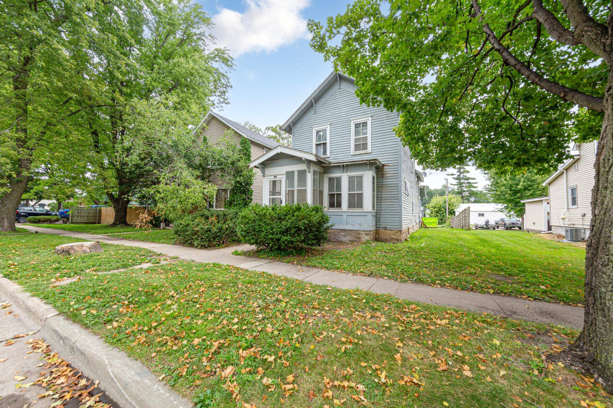 215 2nd ST S, Waterville, MN 56096