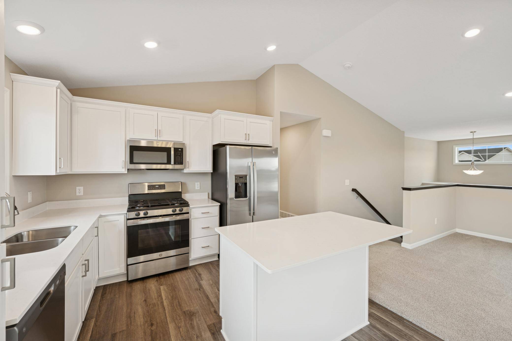 915 Brandenburg LN, Waverly, MN 55390