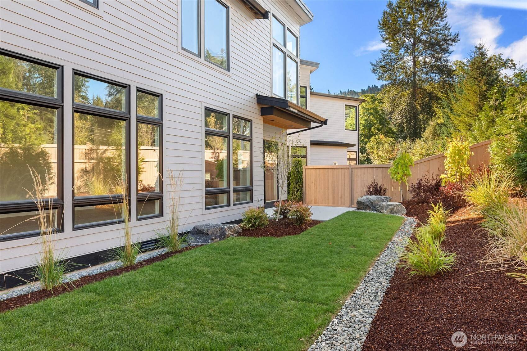 21013 SE 80th ST, Issaquah, WA 98027