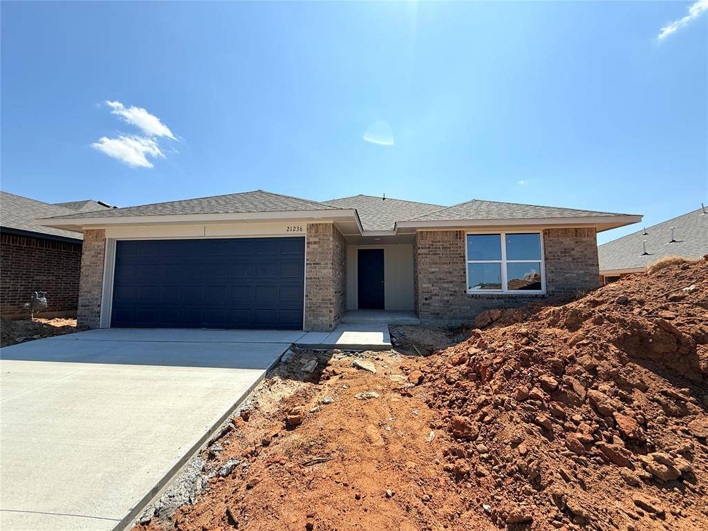 21236 SE 31st ST, Harrah, OK 73045