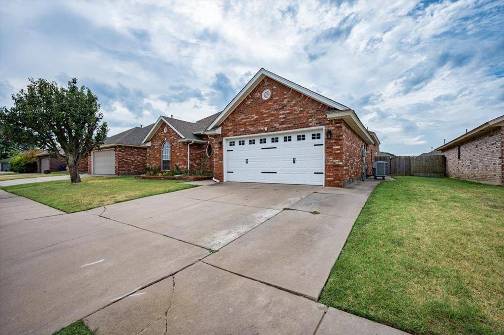 620 SW 154th PL, Oklahoma City, OK 73170