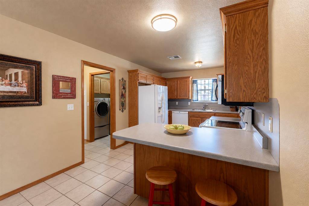 2204 Gray Dove DR, Shawnee, OK 74804