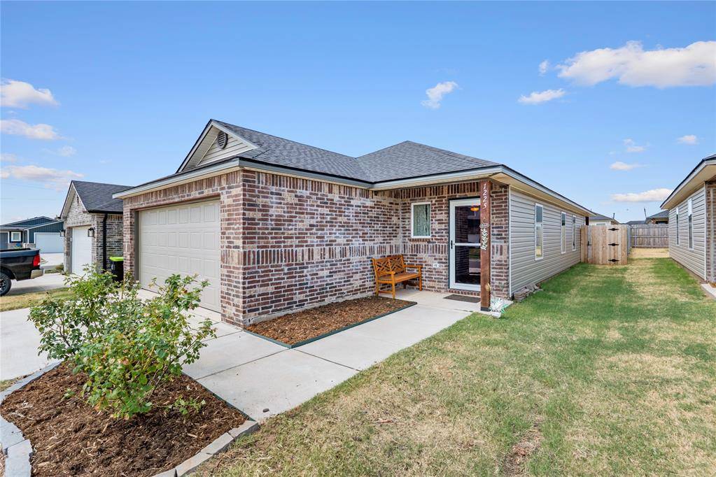1225 Corner Brook DR, Purcell, OK 73080