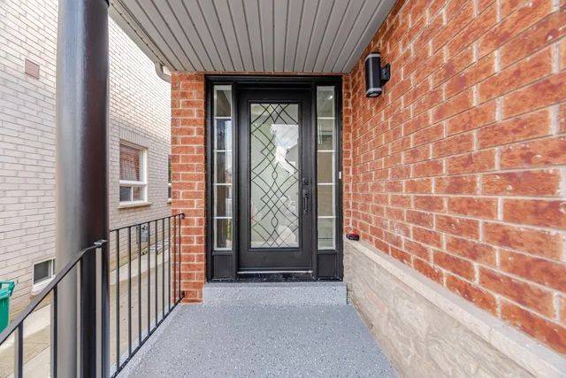 7334 Lowville HTS, Mississauga, ON L5N 8L4