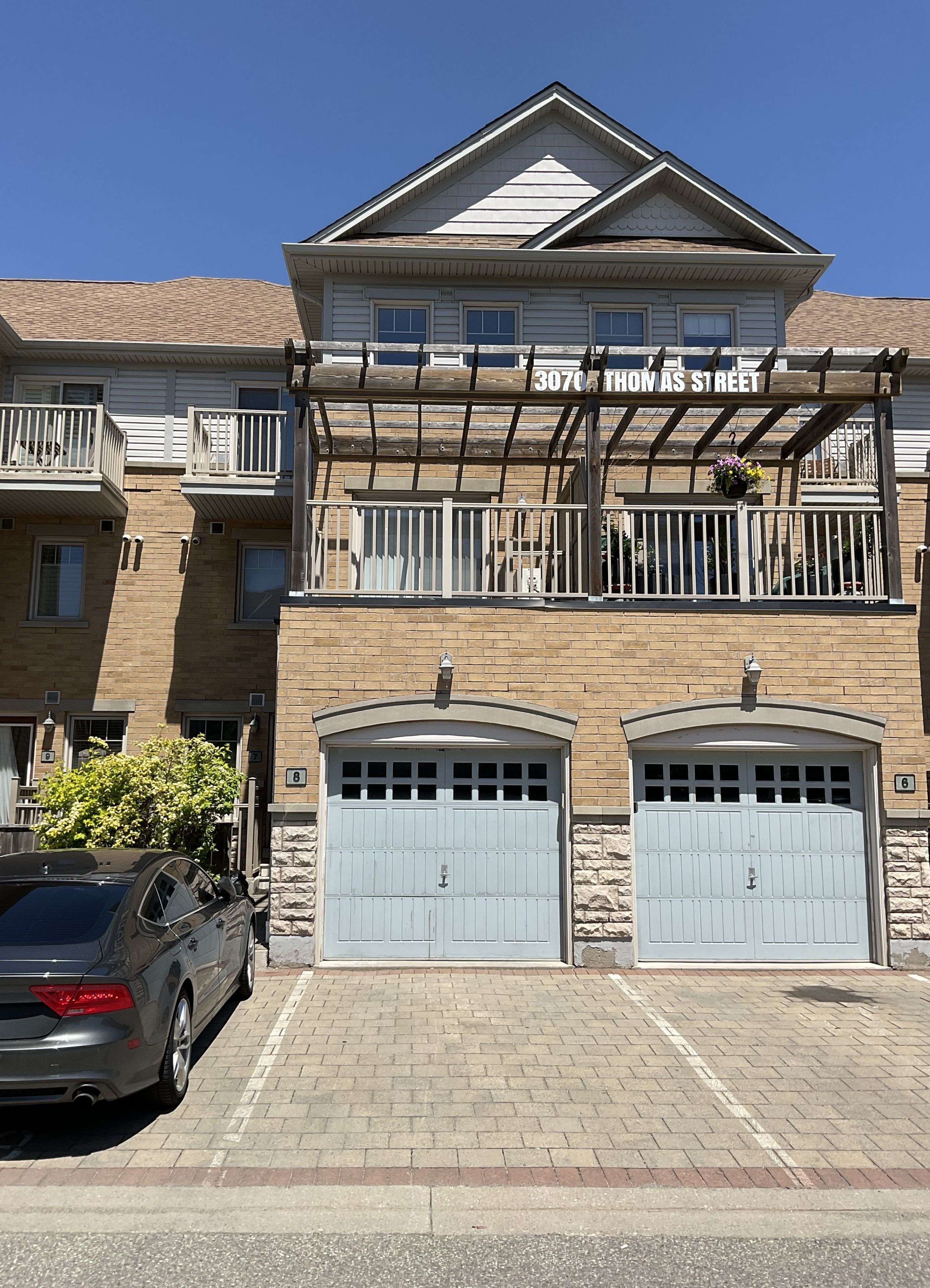 3070 Thomas ST #8, Mississauga, ON L5M 0T2