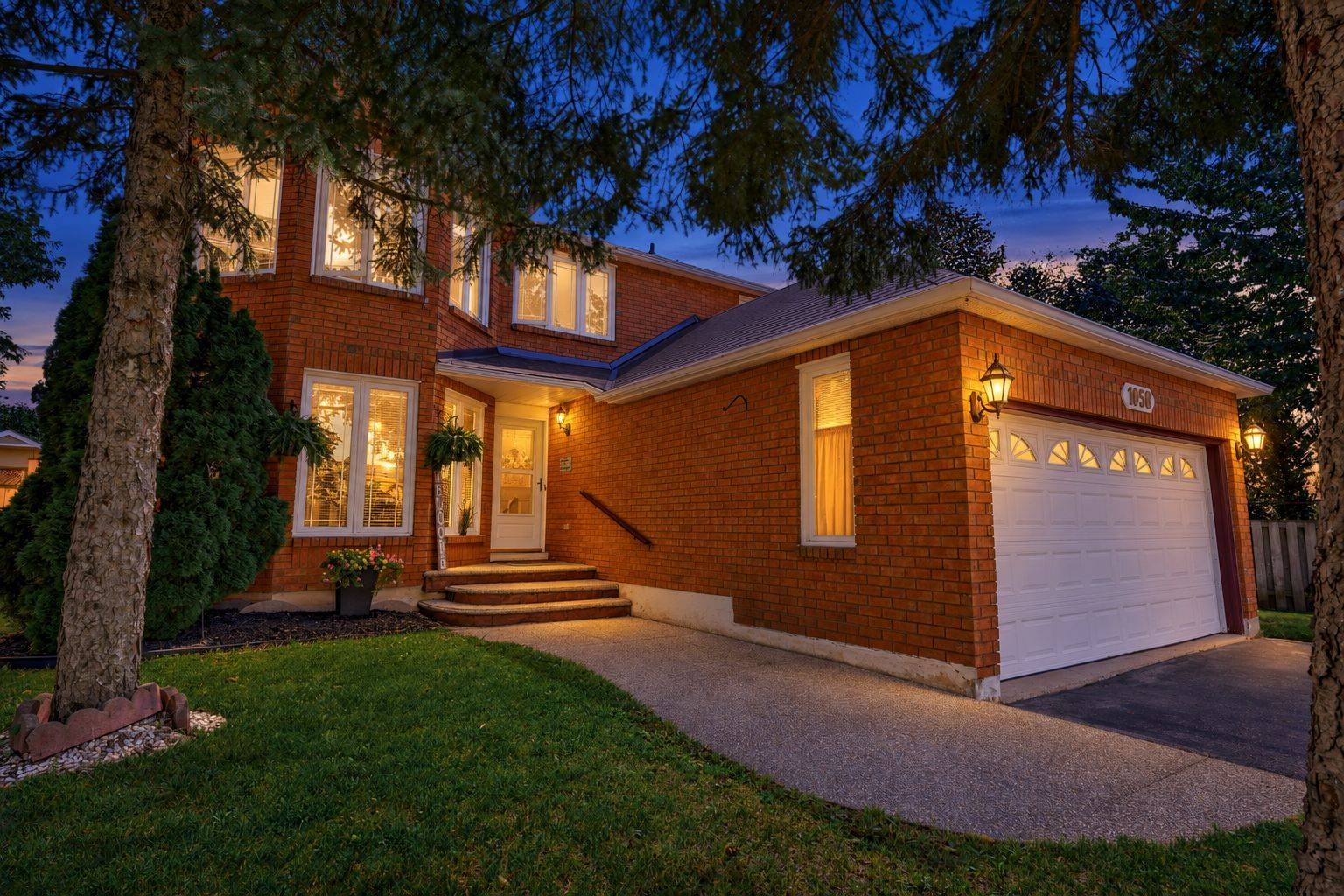 1058 Glenbrook AVE, Oakville, ON L6H 4A3