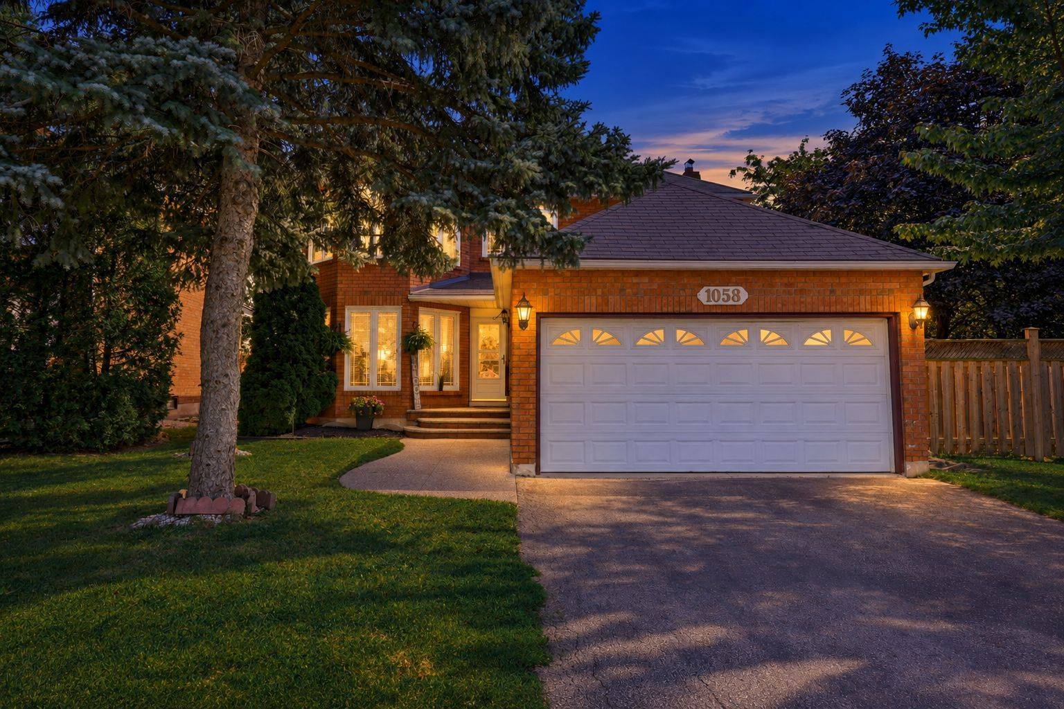 1058 Glenbrook AVE, Oakville, ON L6H 4A3