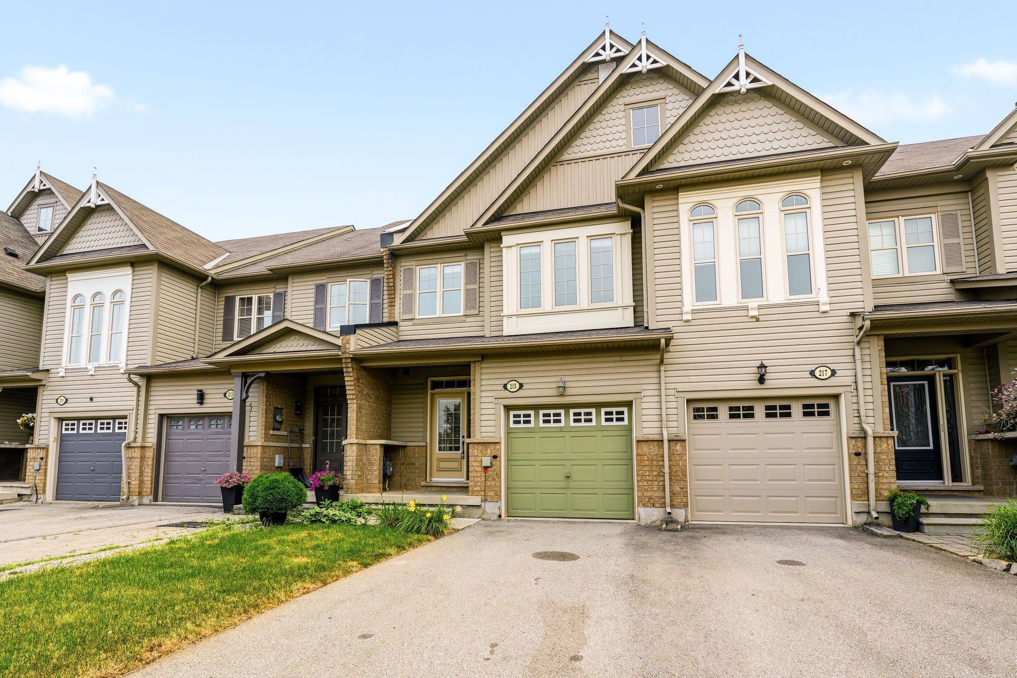 215 Nisbet BLVD, Hamilton, ON L0R 2H9