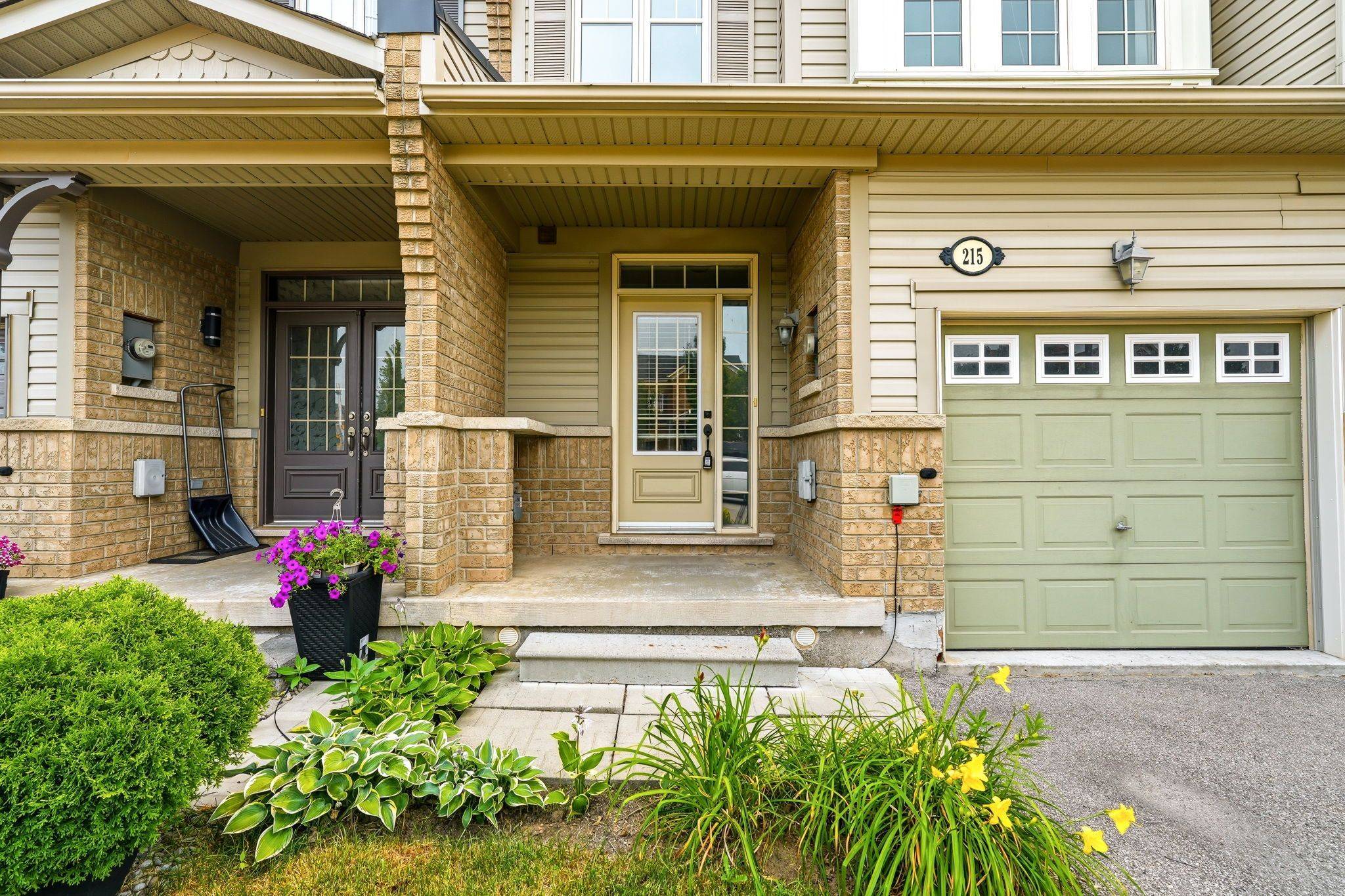 215 Nisbet BLVD, Hamilton, ON L0R 2H9