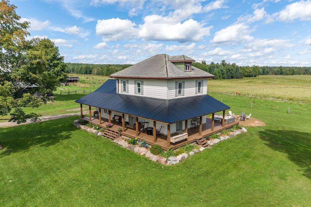 1228 Grist Mill RD, Bonnechere Valley, ON K0J 1T0