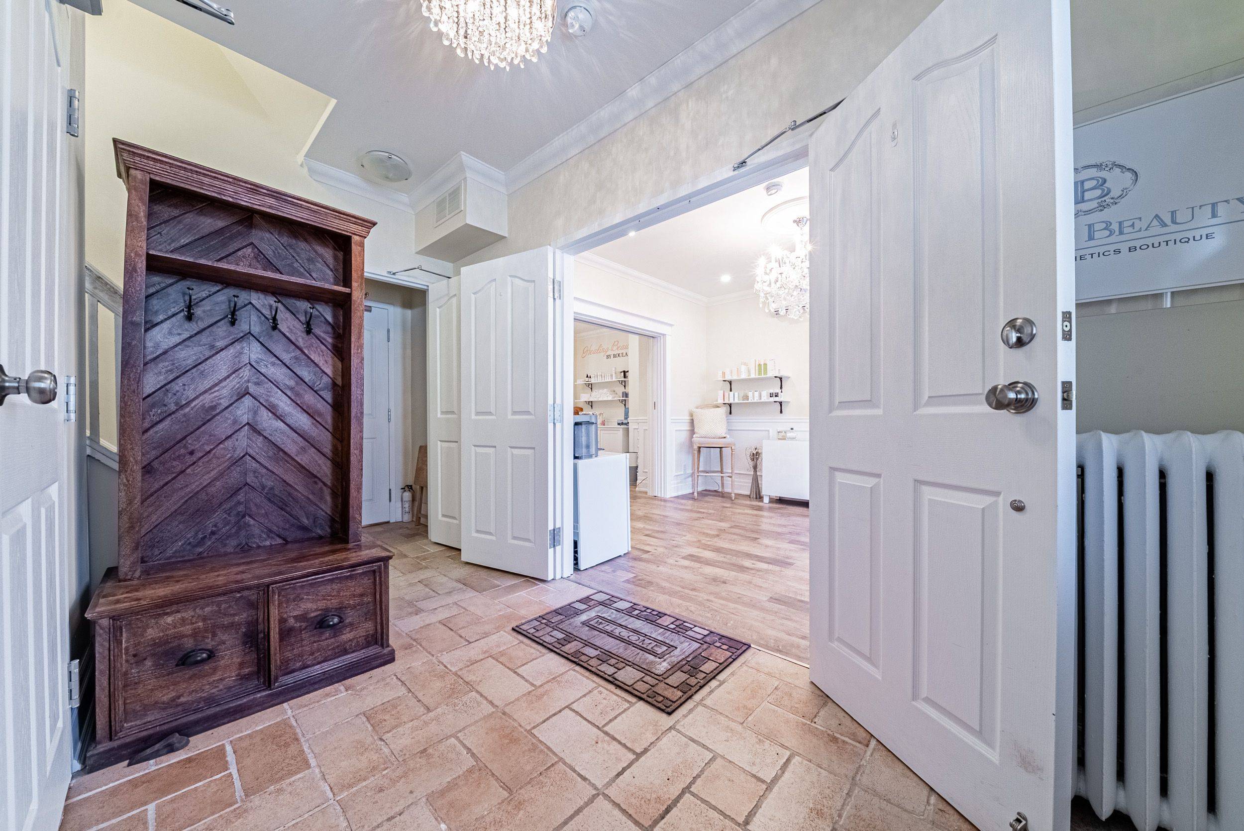 267 Main ST W, Hamilton, ON L8P 1J5