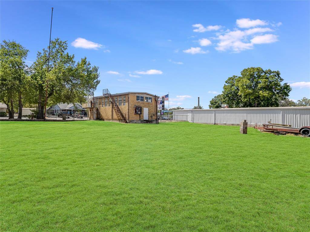 1010 N Main ST, Taylor, TX 76574