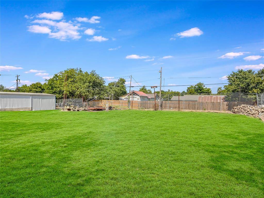 1010 N Main ST, Taylor, TX 76574