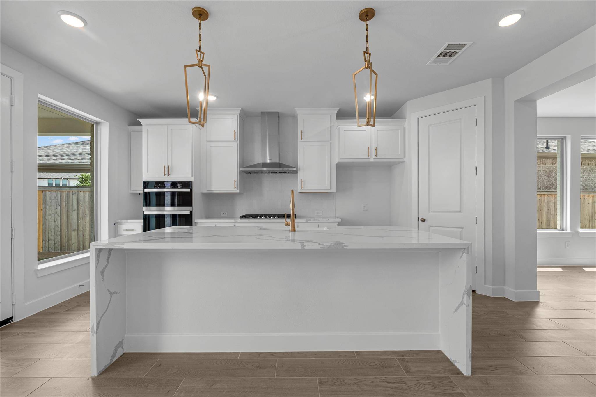 8124 Royal Mint CV, Lago Vista, TX 78645