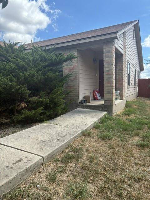 112 Azolar ST, San Marcos, TX 78666