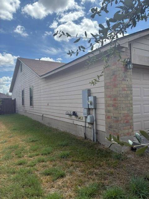 112 Azolar ST, San Marcos, TX 78666
