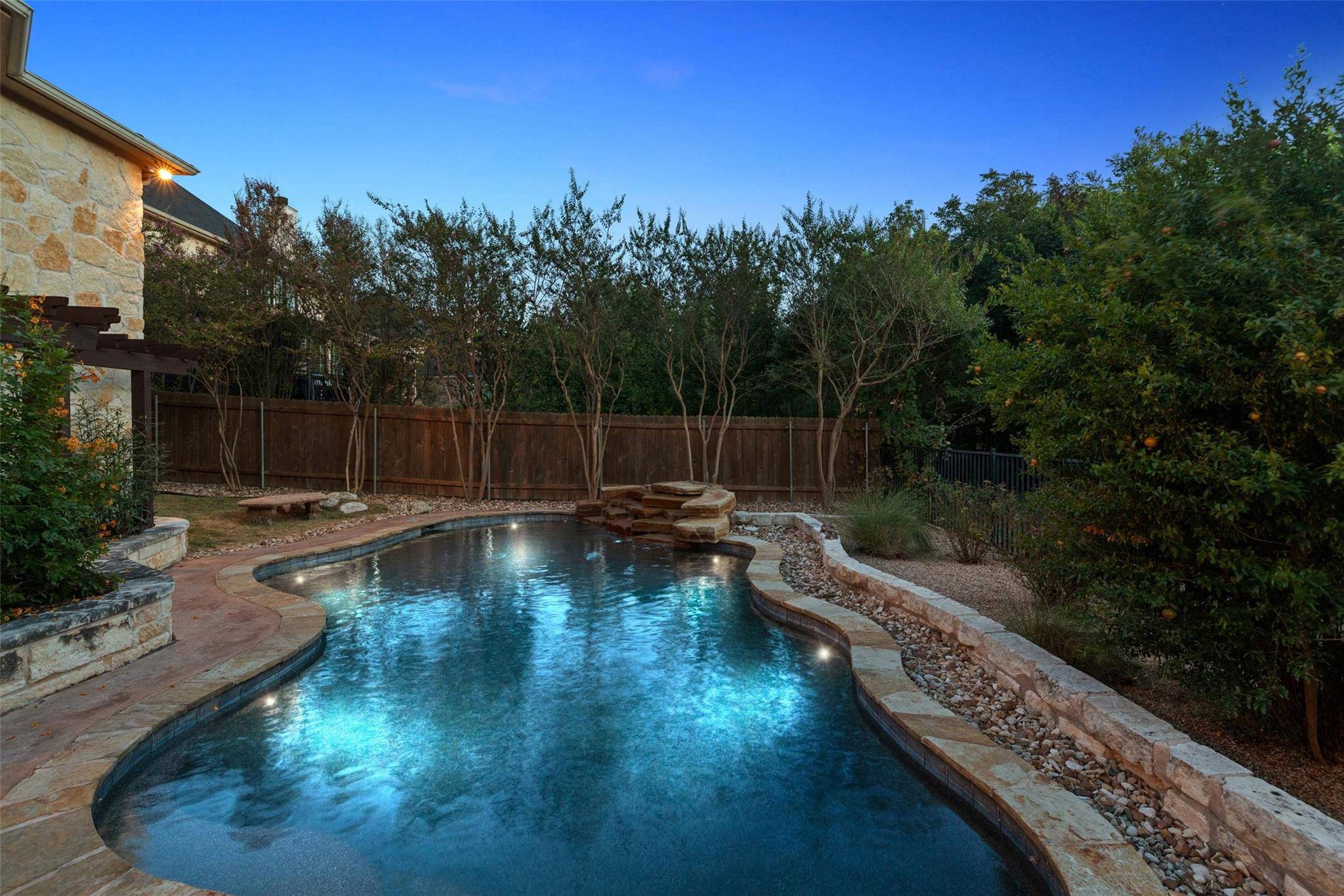 581 Aspen DR, Austin, TX 78737