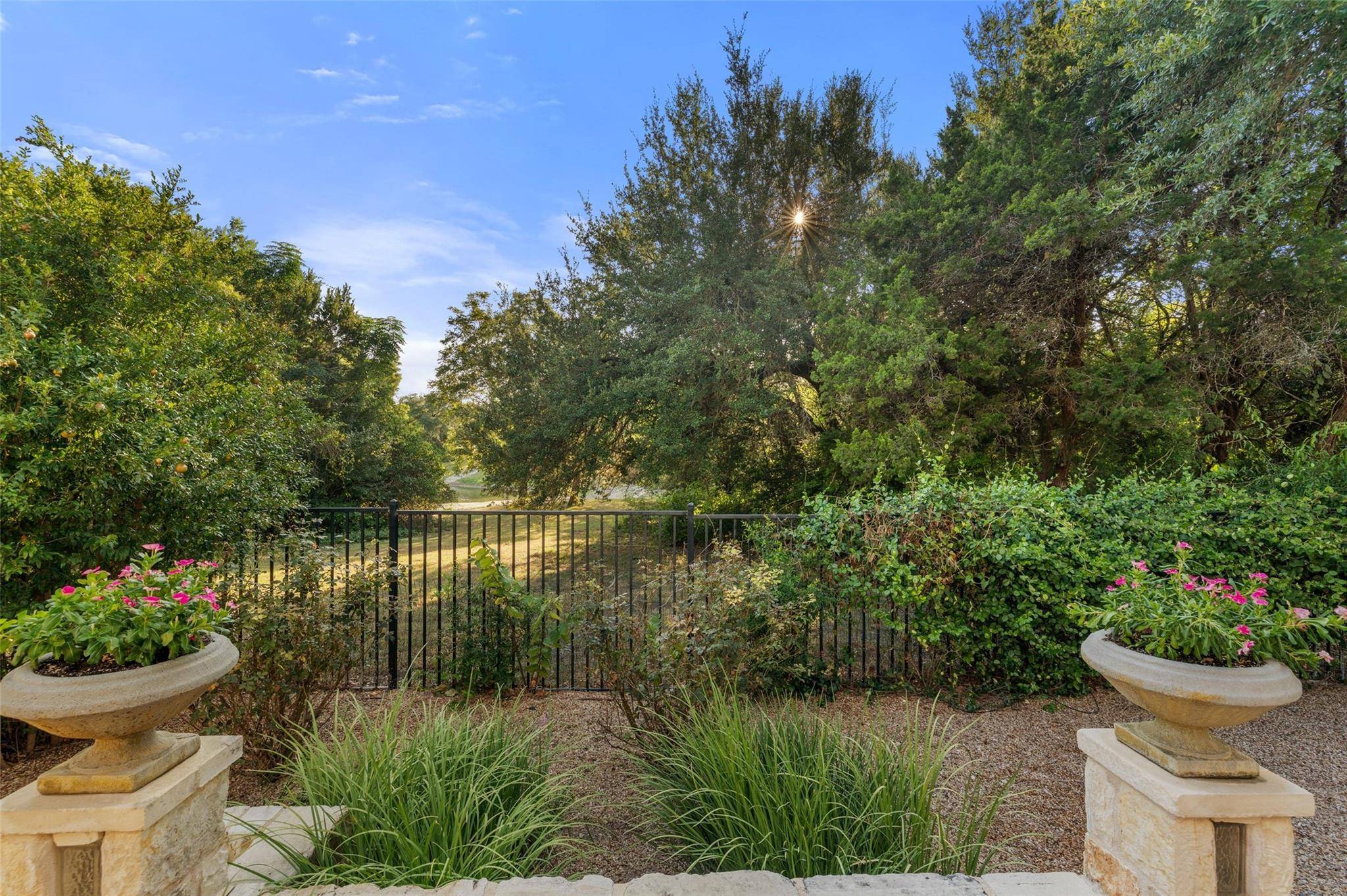 581 Aspen DR, Austin, TX 78737