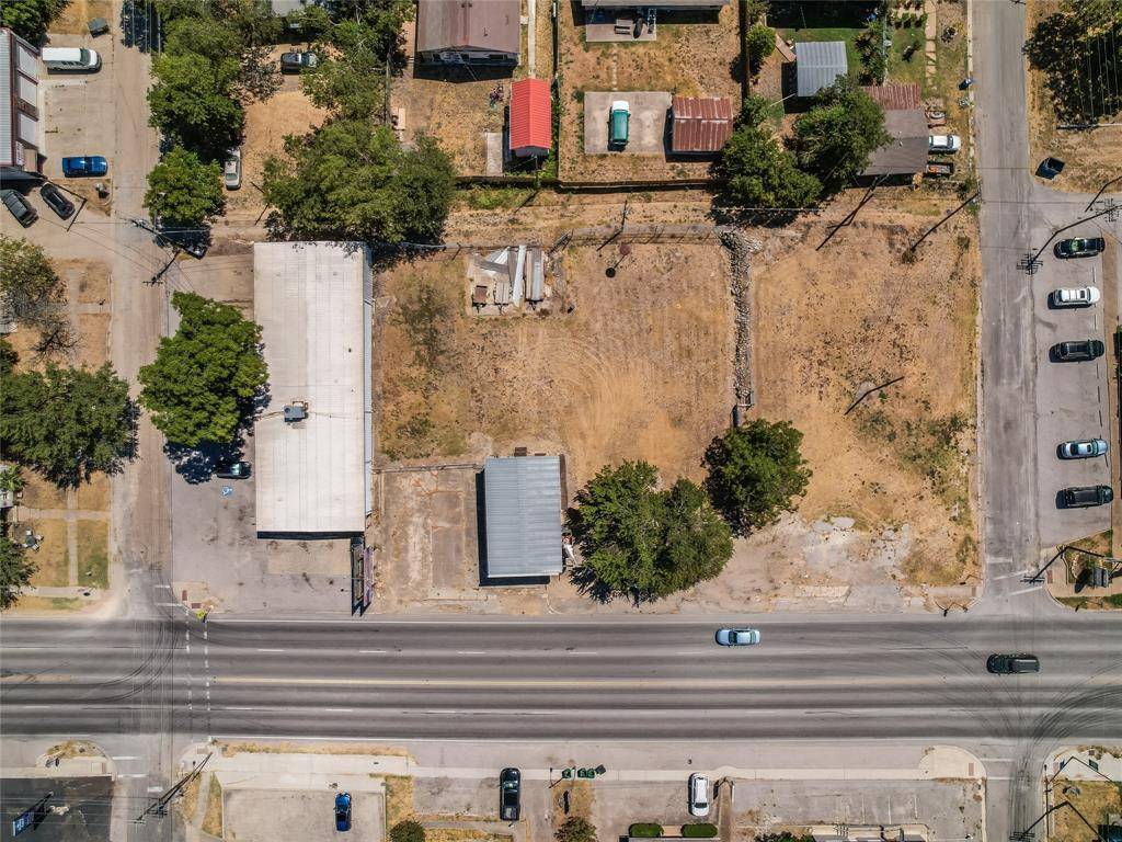1000 N Main ST, Taylor, TX 76574