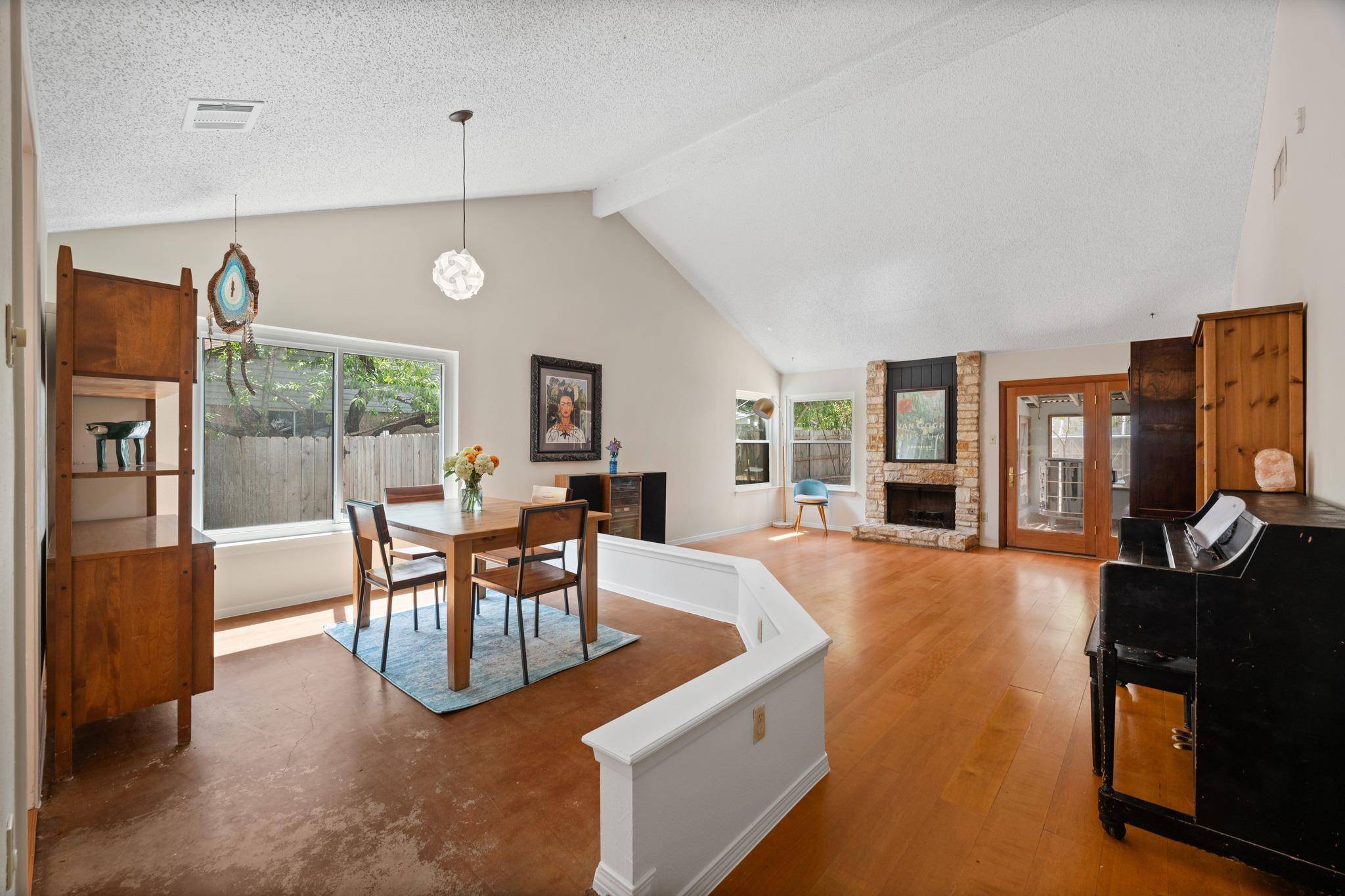 4001 Burr Oak LN, Austin, TX 78727