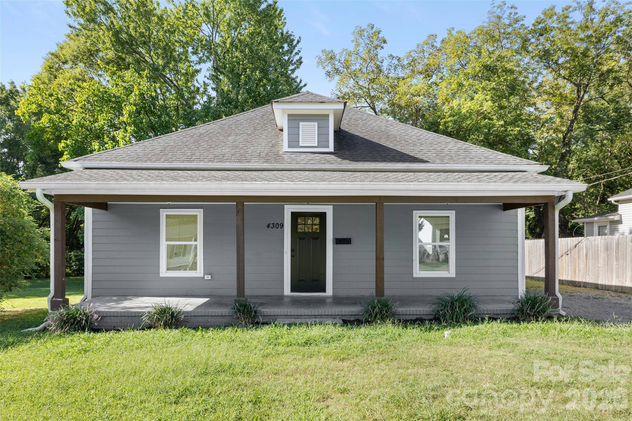 4309 Hovis RD, Charlotte, NC 28208
