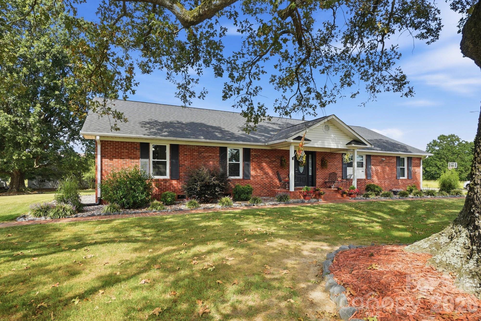 1061 Old Peachland RD, Marshville, NC 28103