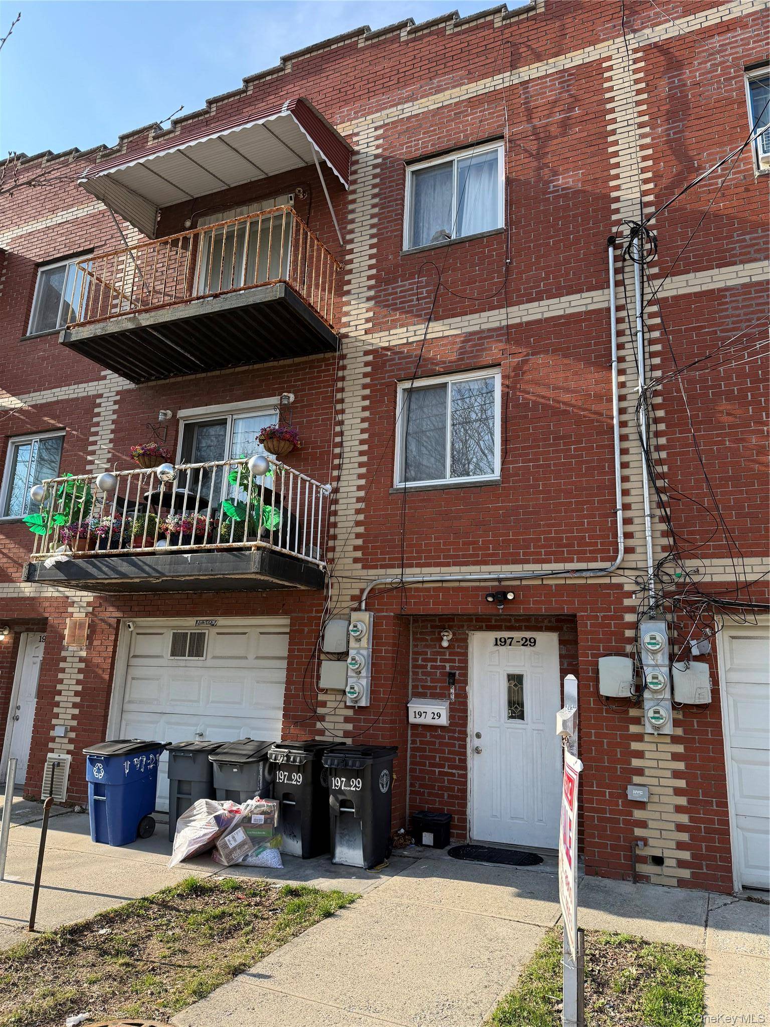 197-29 Hiawatha AVE, Hollis, NY 11423