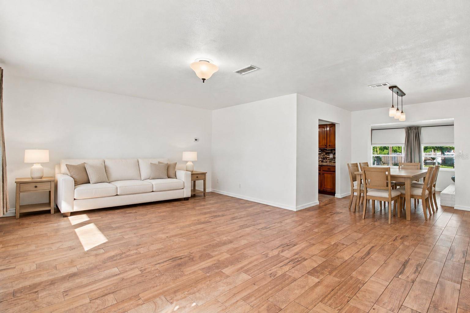 1126 CARMELLA CIR, Sarasota, FL 34243