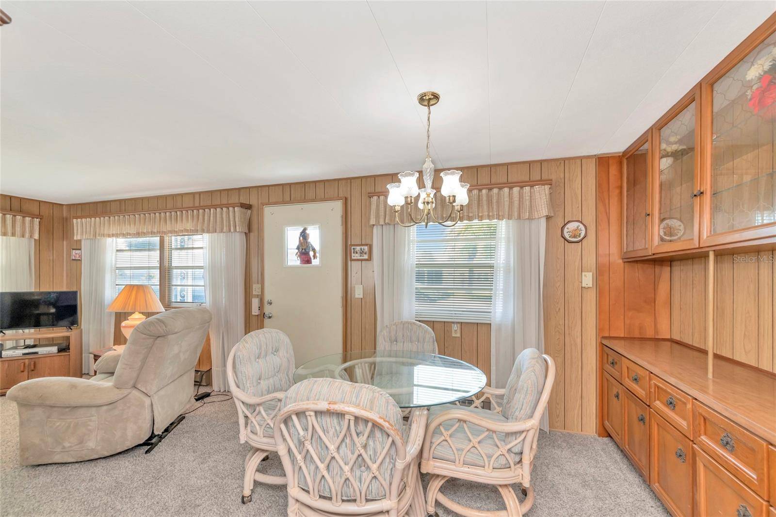 216 OUTER DR E, Venice, FL 34285