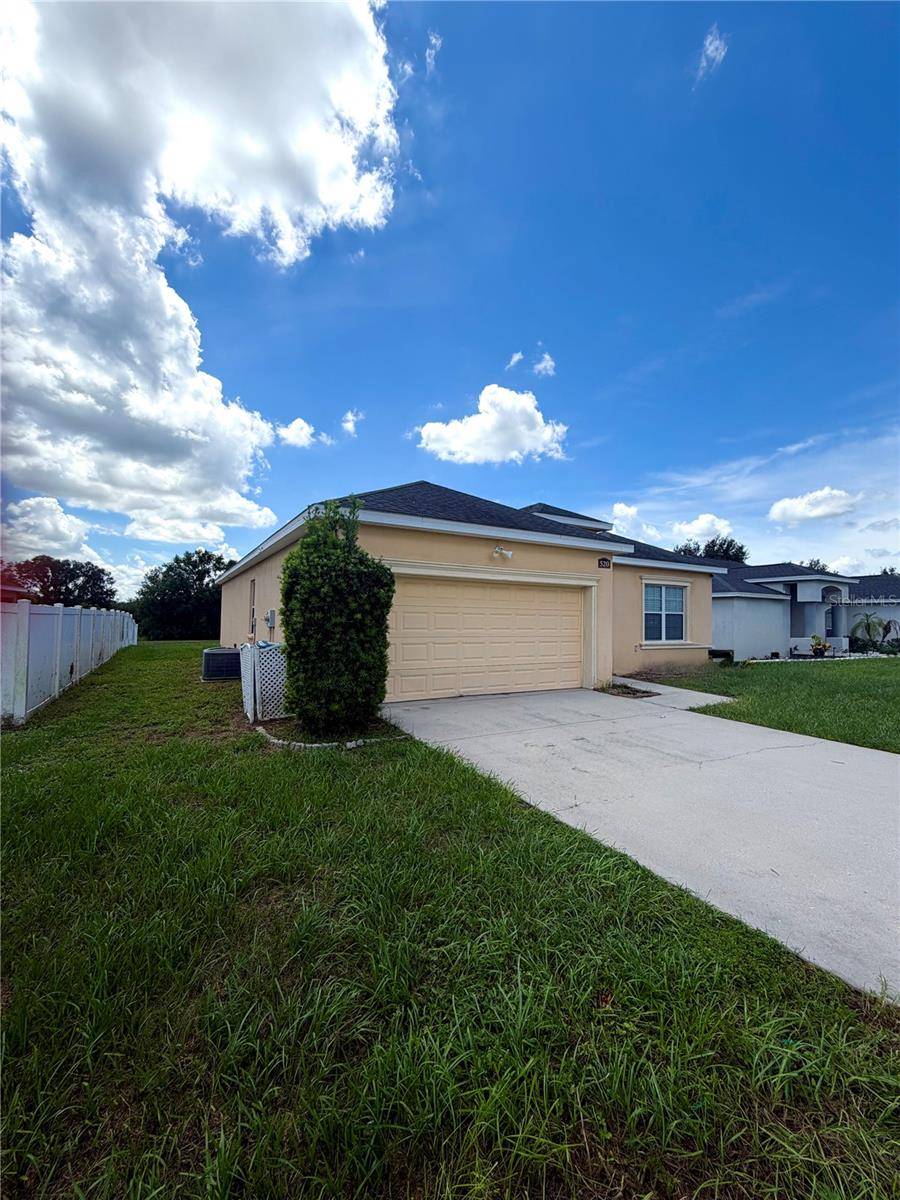 520 HIGHLAND MEADOWS AVE, Davenport, FL 33837