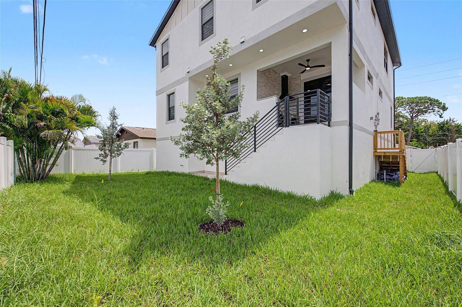 1809 SHORE ACRES BLVD NE, St Petersburg, FL 33703