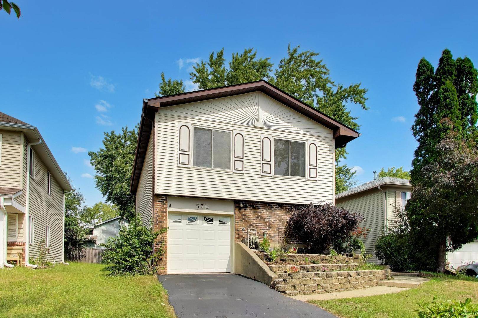 530 Princeton DR, Bolingbrook, IL 60440