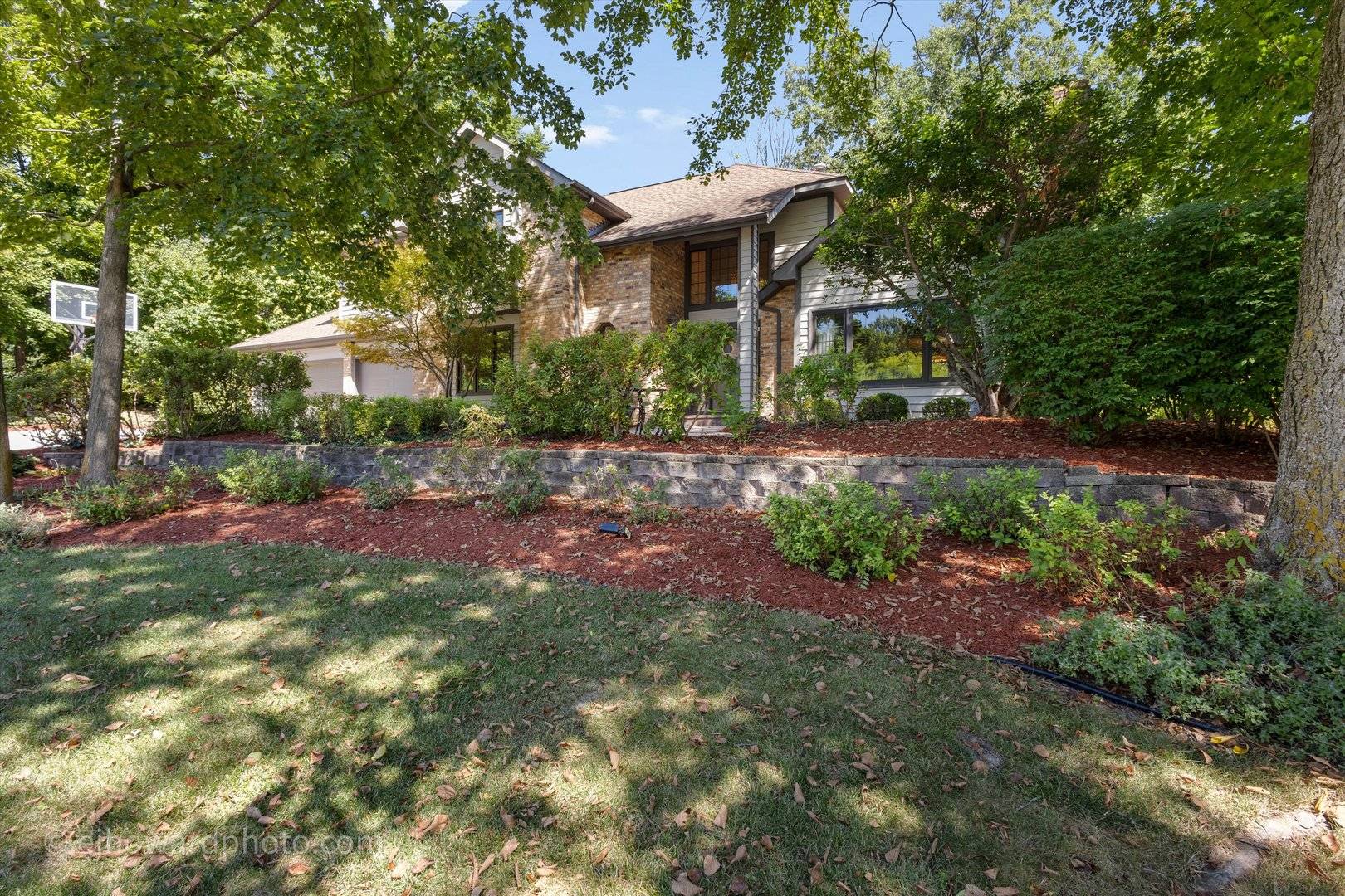 999 S Butternut CIR, Frankfort, IL 60423