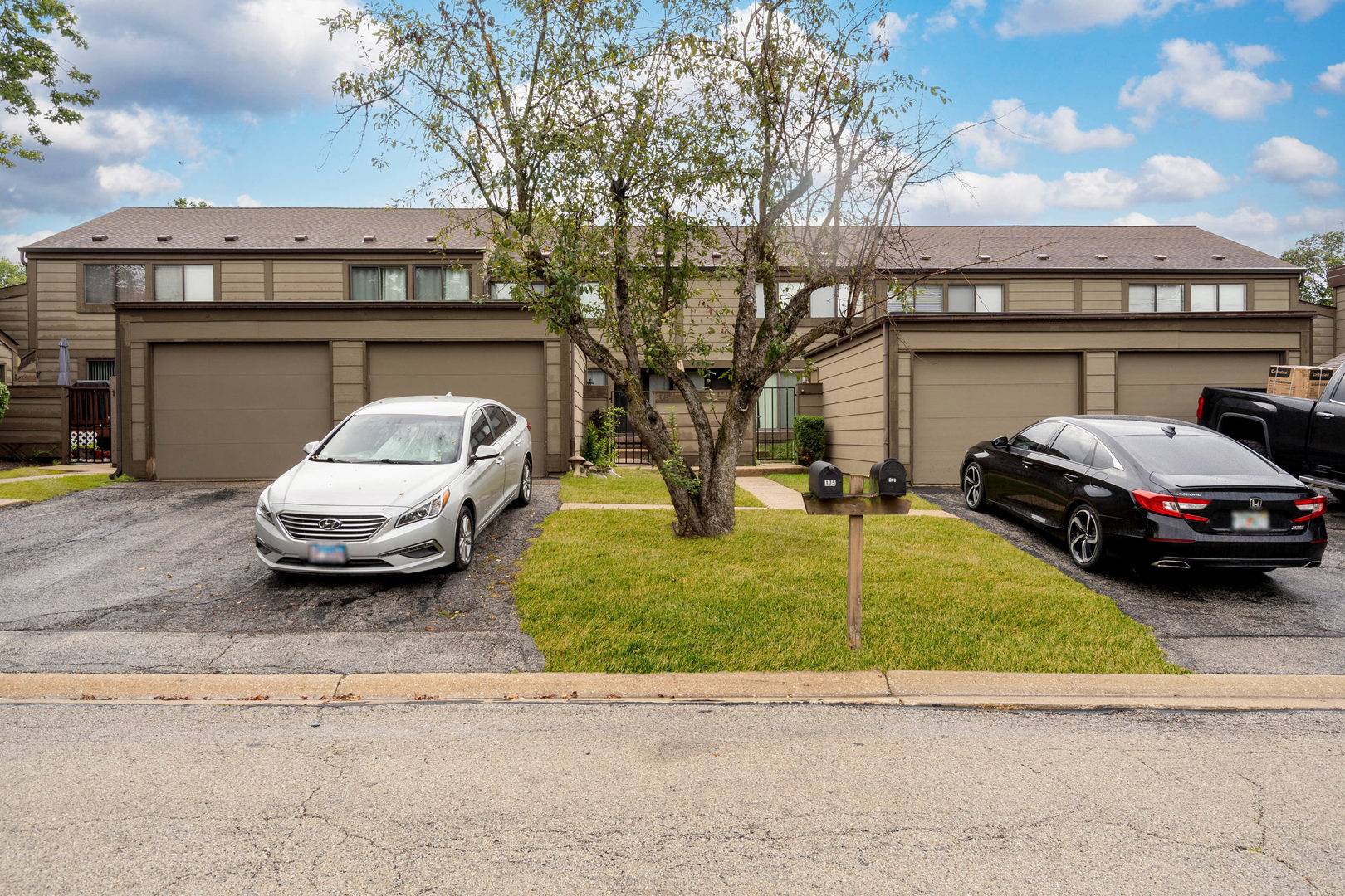 175 Aberdeen CT, Geneva, IL 60134