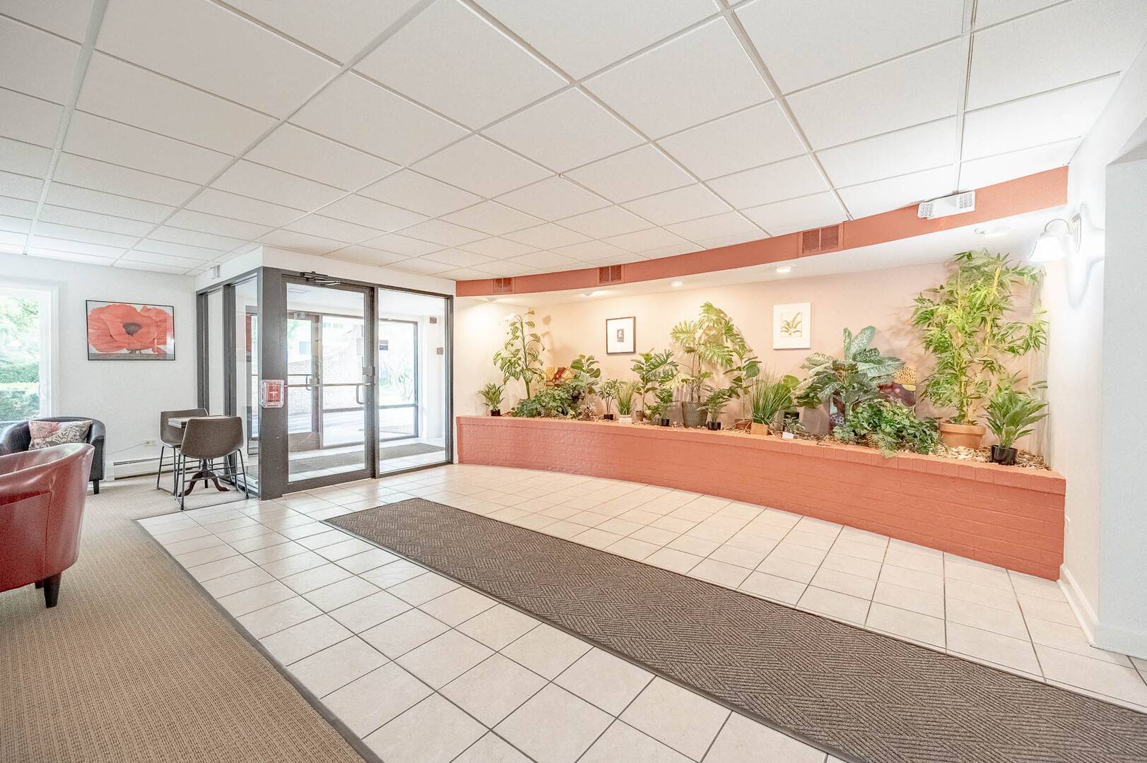 1000 S Lorraine RD #411, Wheaton, IL 60189