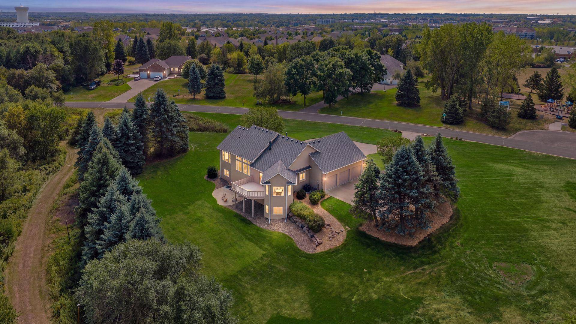 755 Jasmine AVE N, Lake Elmo, MN 55042