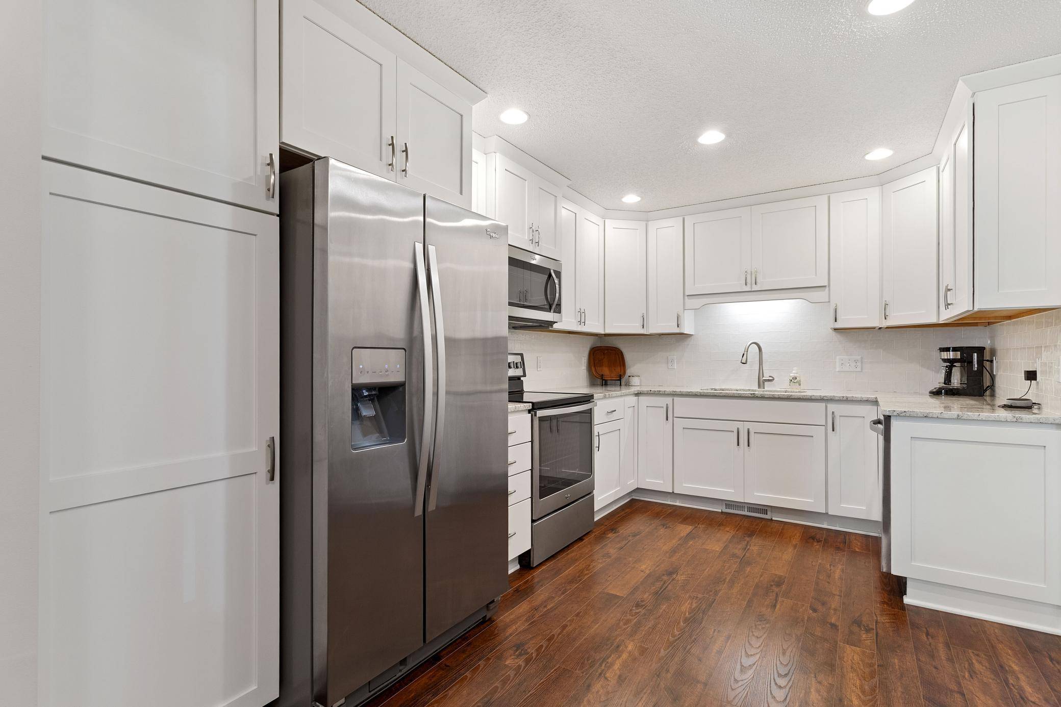7874 Heinbuch TRL, Woodbury, MN 55125
