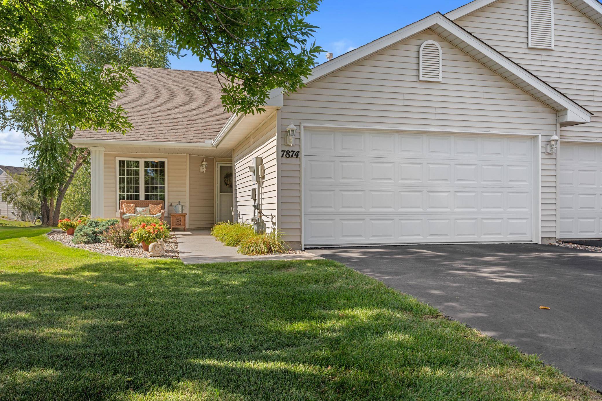 7874 Heinbuch TRL, Woodbury, MN 55125