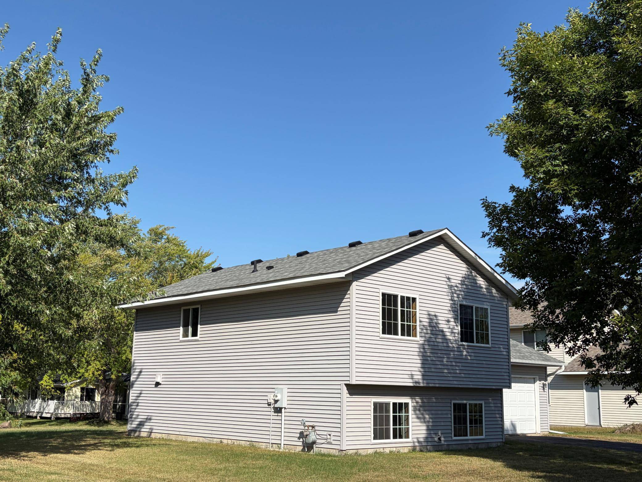 230 Dale CIR, Green Isle, MN 55338