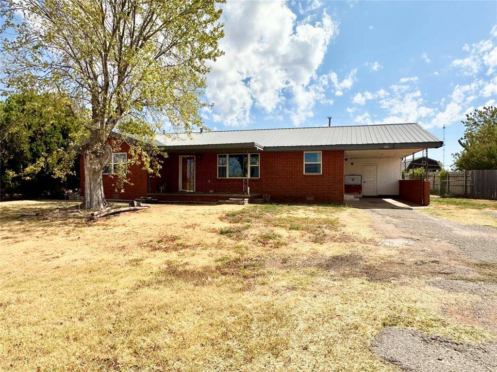 123 N Main ST, Leedey, OK 73654