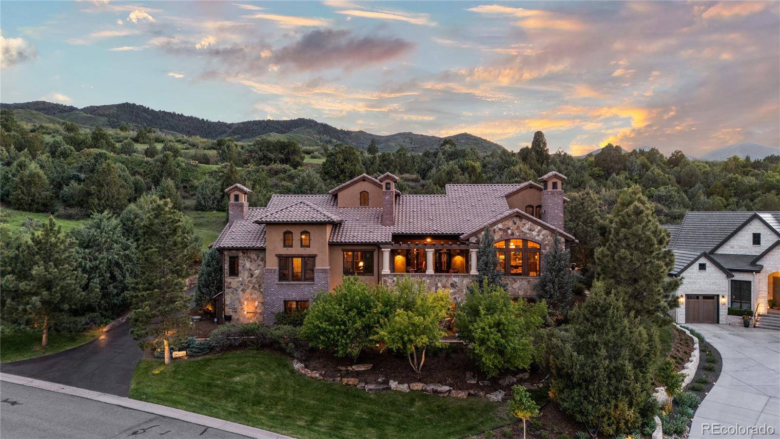 8245 Raphael LN, Littleton, CO 80125