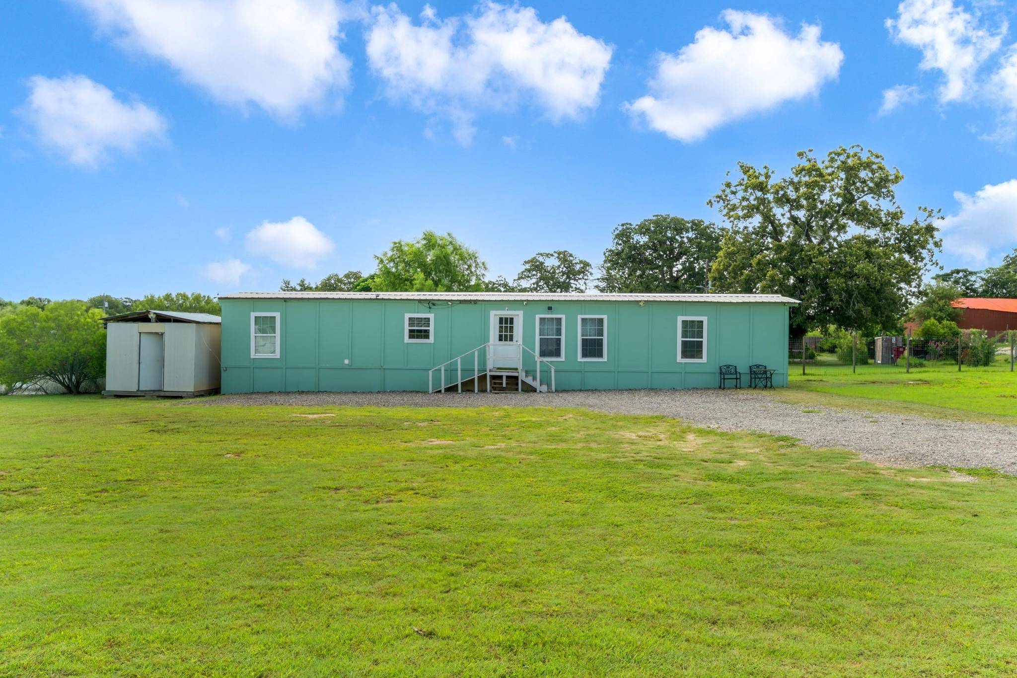 235 Thompson RD, Dale, TX 78616