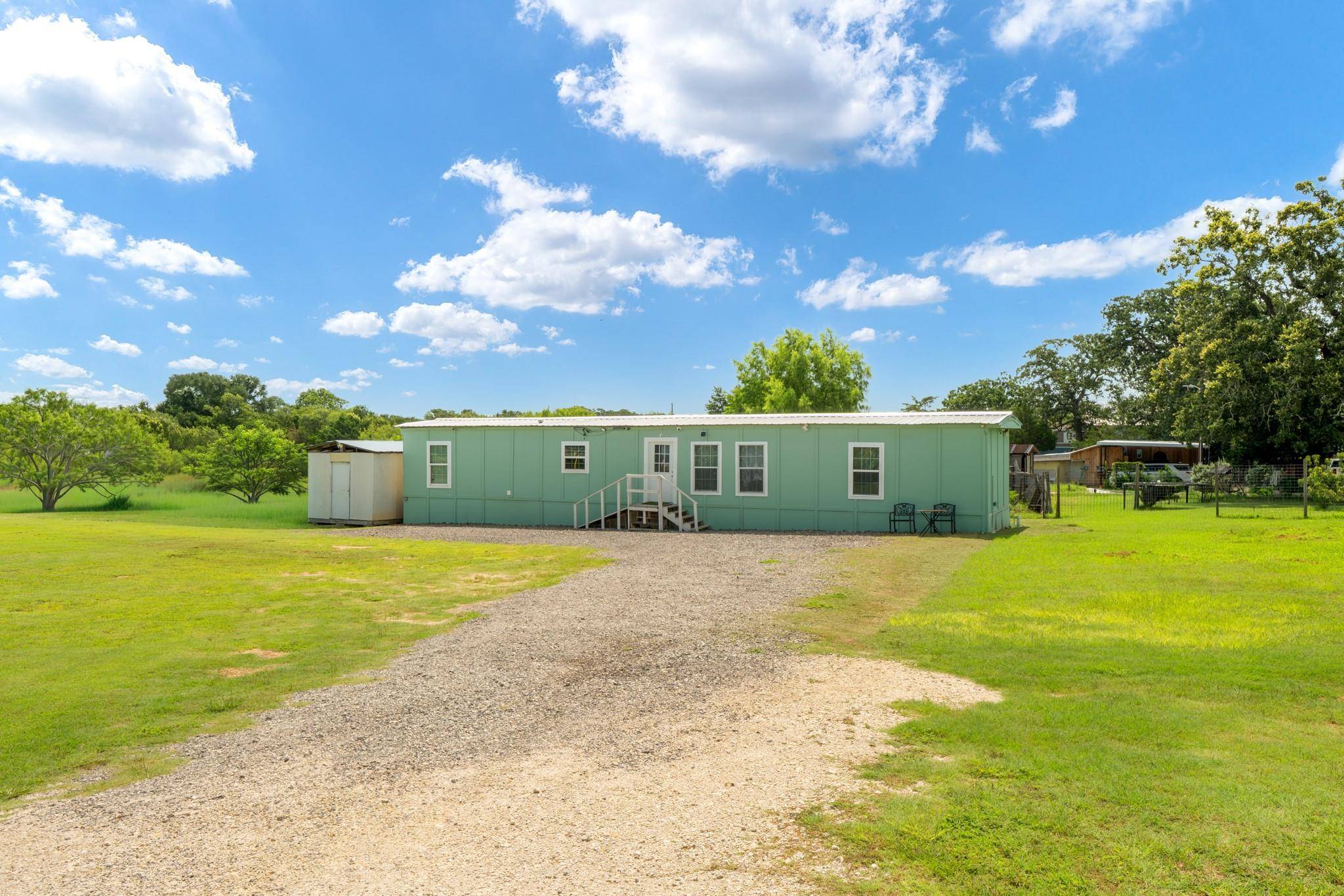 235 Thompson RD, Dale, TX 78616